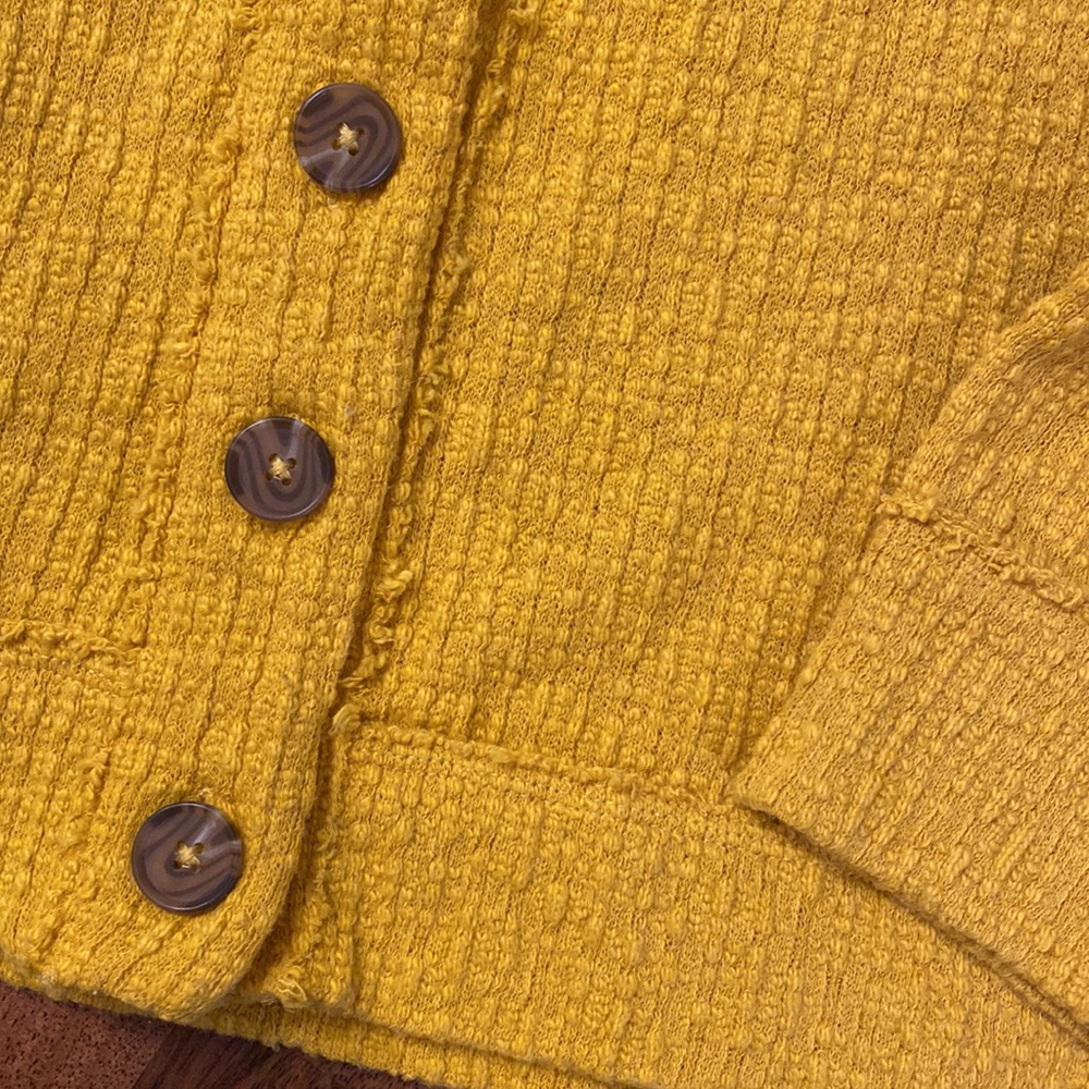 Vince Camuto Textured Semi-crop Top Button Cardigan Sweater Jacket Mustard Gold - Picture 7 of 7